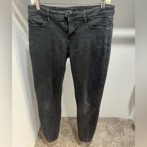 Vera Wang 6 Simply Vera Mid-Rise Black Solid Skinny Jeans